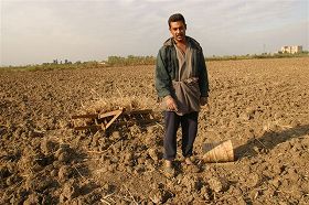 �g���N�^�[�Ŕ����k���Ă���Ƃ��Ƀg���N�^�[���N���X�^�[���e�𓥂�Ŕ��������B